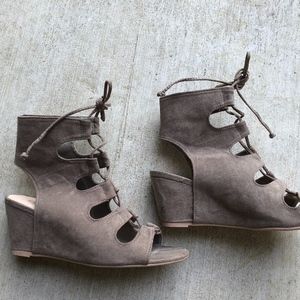 Lace up wedge gladiator sandal